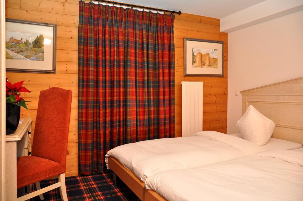 Hotel De La Paix Champery Room photo