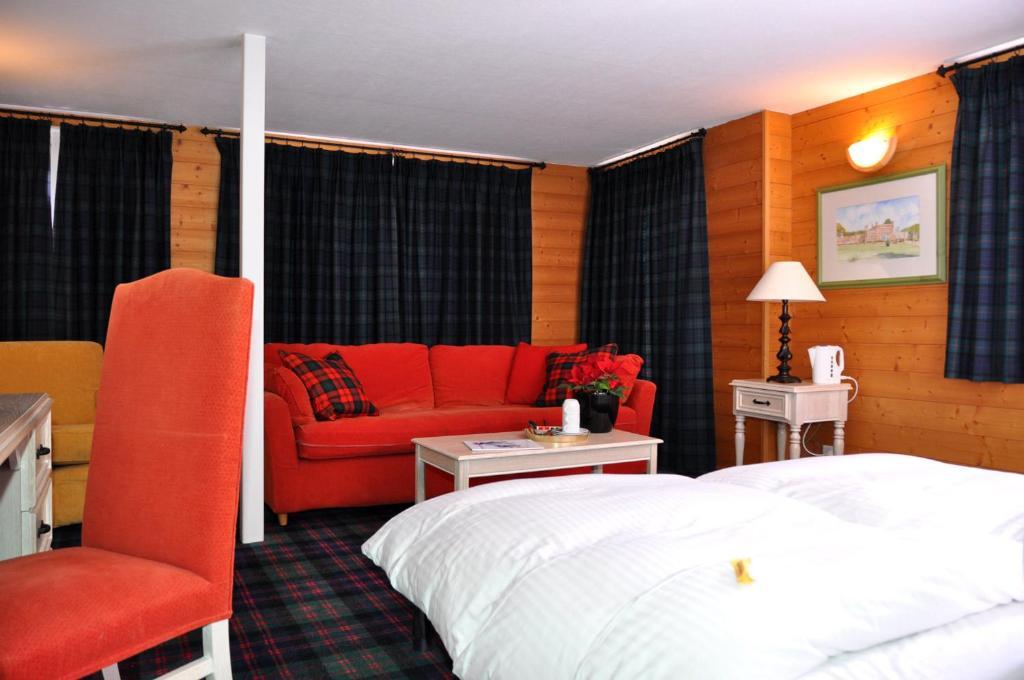 Hotel De La Paix Champery Room photo
