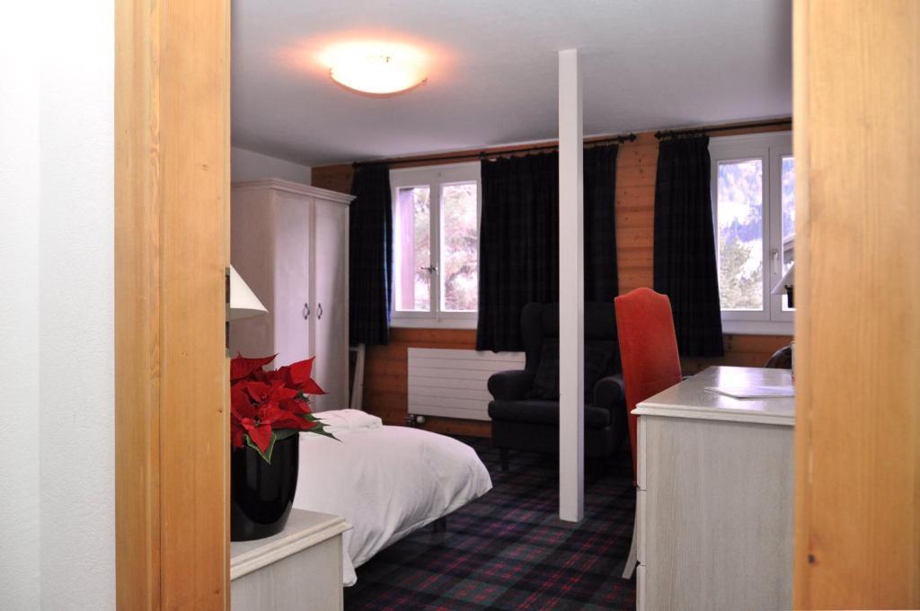 Hotel De La Paix Champery Room photo